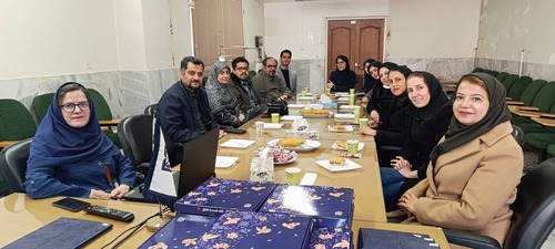 مرکز تحقیقات دندانپزشکی به مناسبت هفته پژوهش از پژوهشگران برتر و داوران ممتاز مجله تقدیر کرد